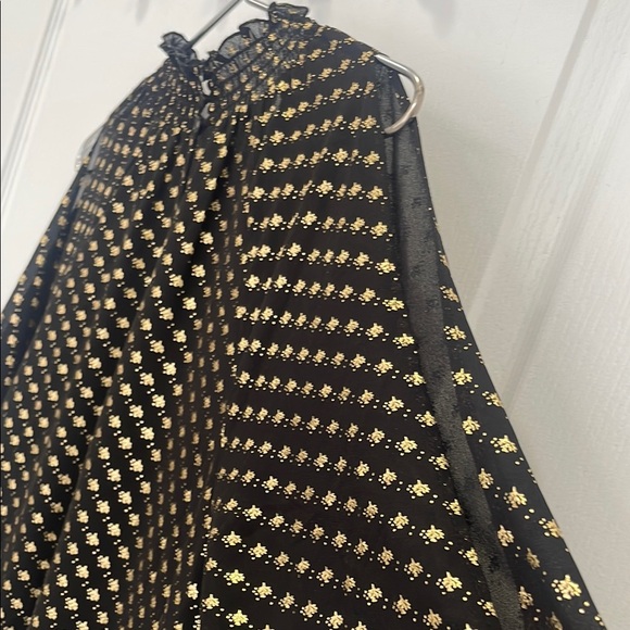 Elegant Black & Gold Print Top - ROSE + OLIVE - Size Large - Picture 9 of 16